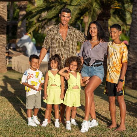 Georgina Rodriguez spent her vacation in Mallorca with Cristiano Ronaldo and their children.